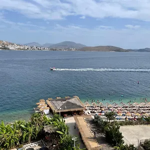Port Side , Saranda Albanie